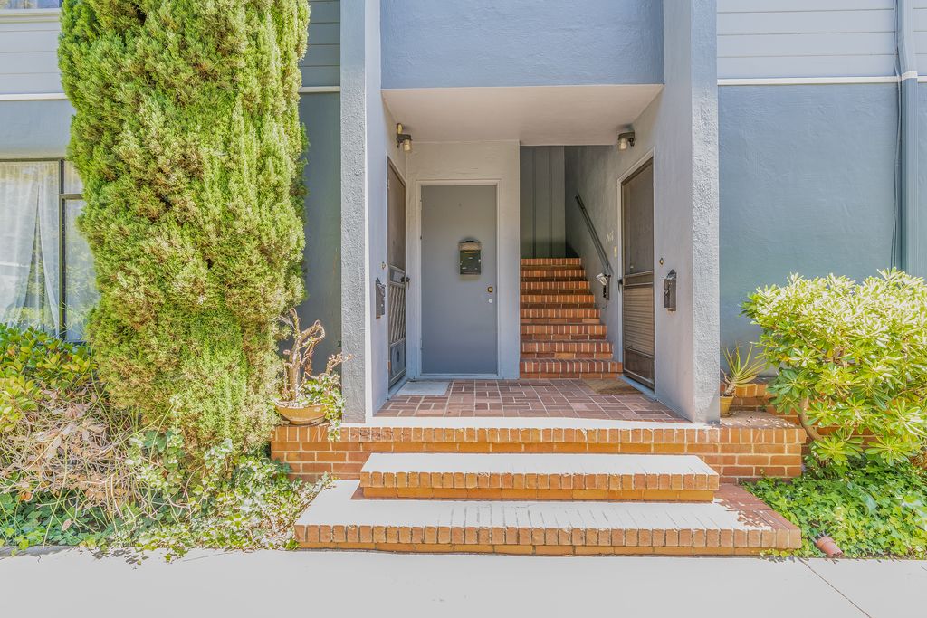 2034 Central Ave - Upper unit