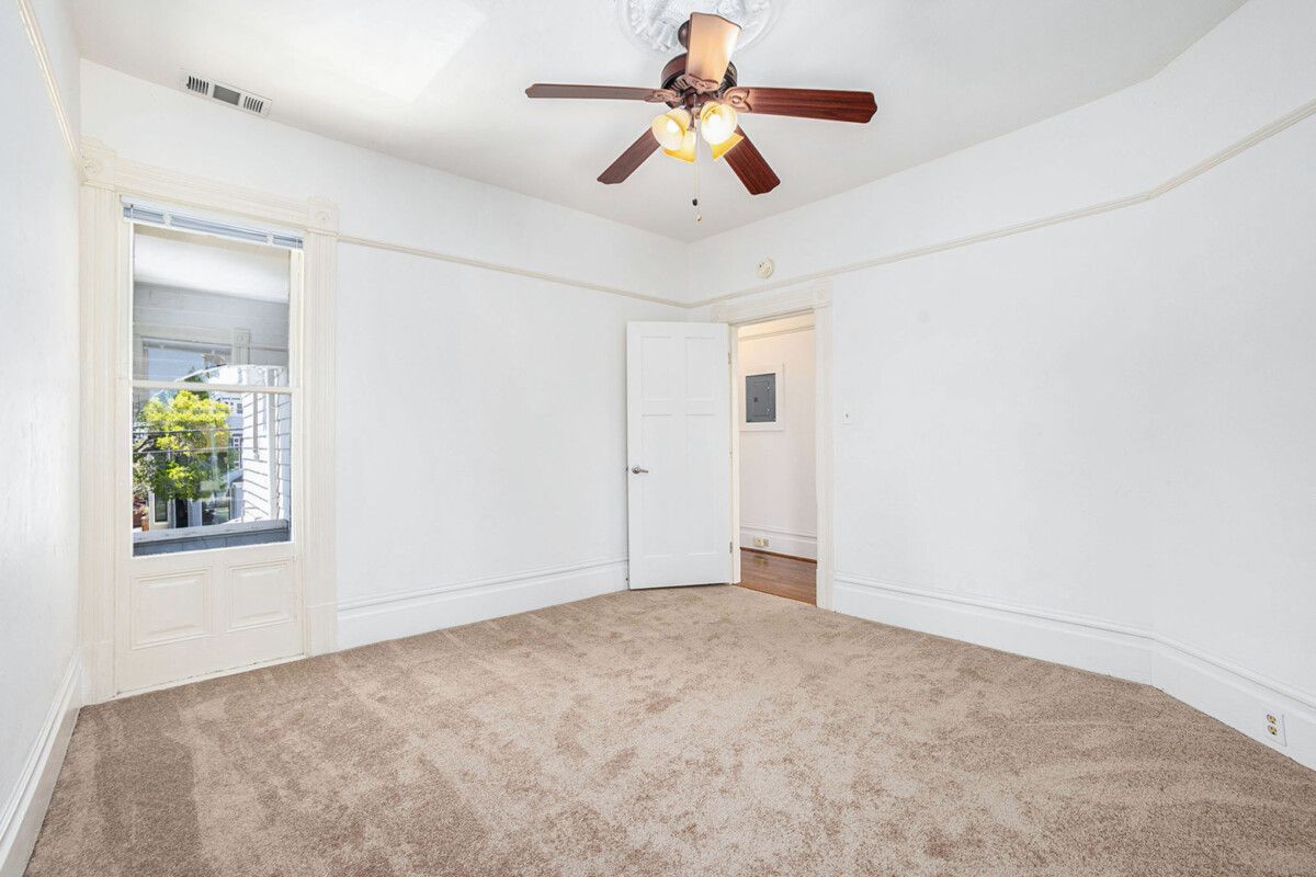 1813 Clinton Ave #B