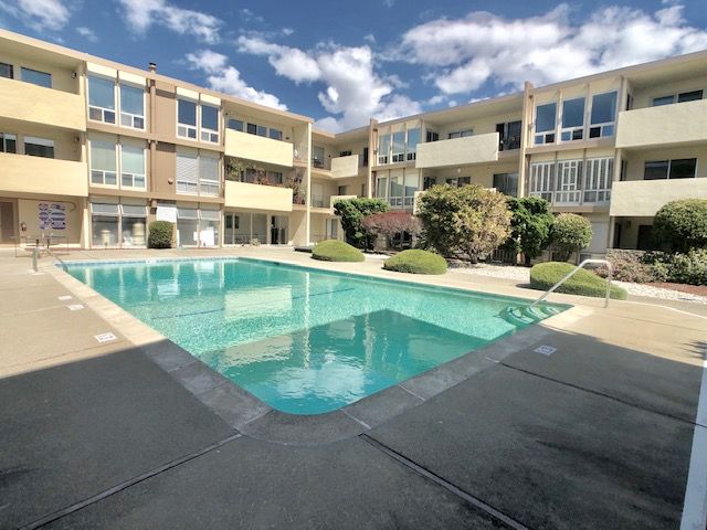 1825 Shoreline Drive #313