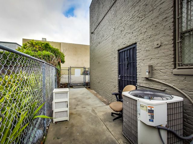 2437 Santa Clara Avenue