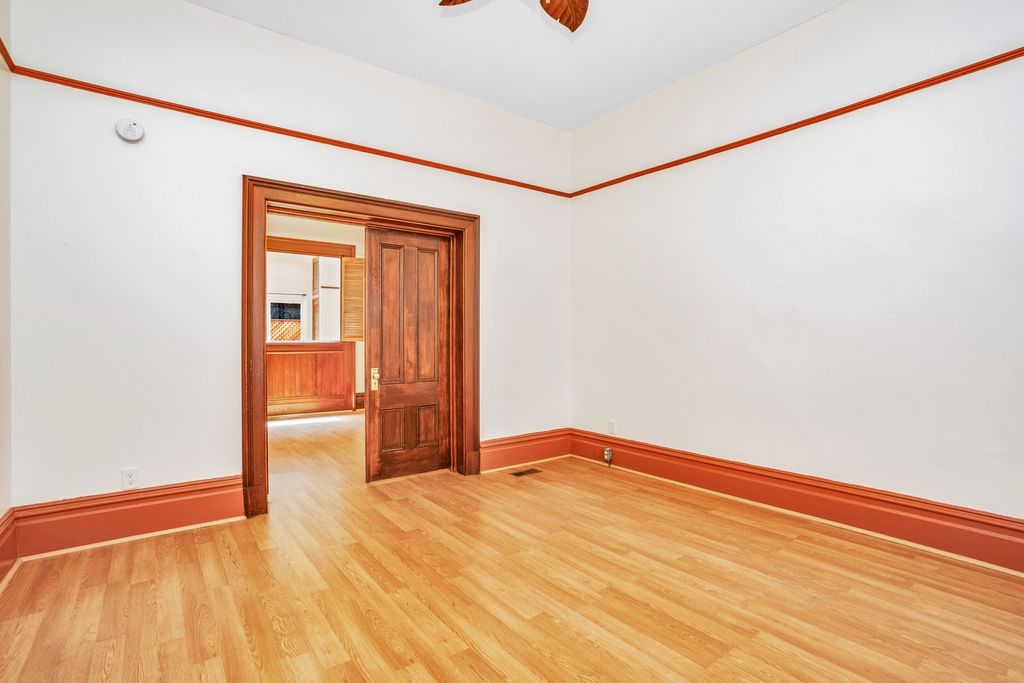1624 Santa Clara Ave - Lower unit