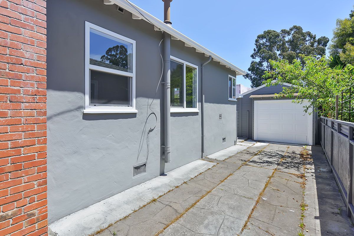 2820 High Street