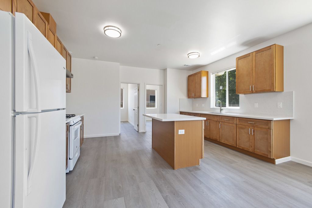 2408 W Ave 134th 