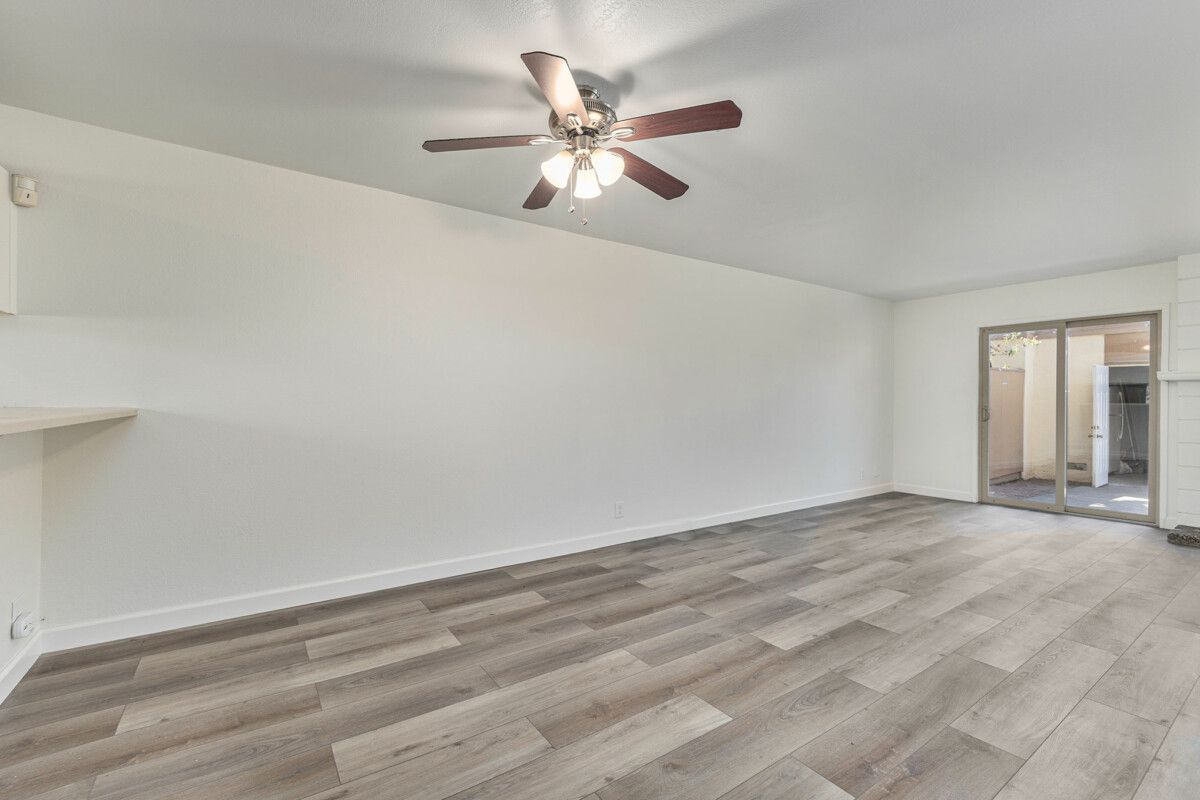 1111 Via Alamosa