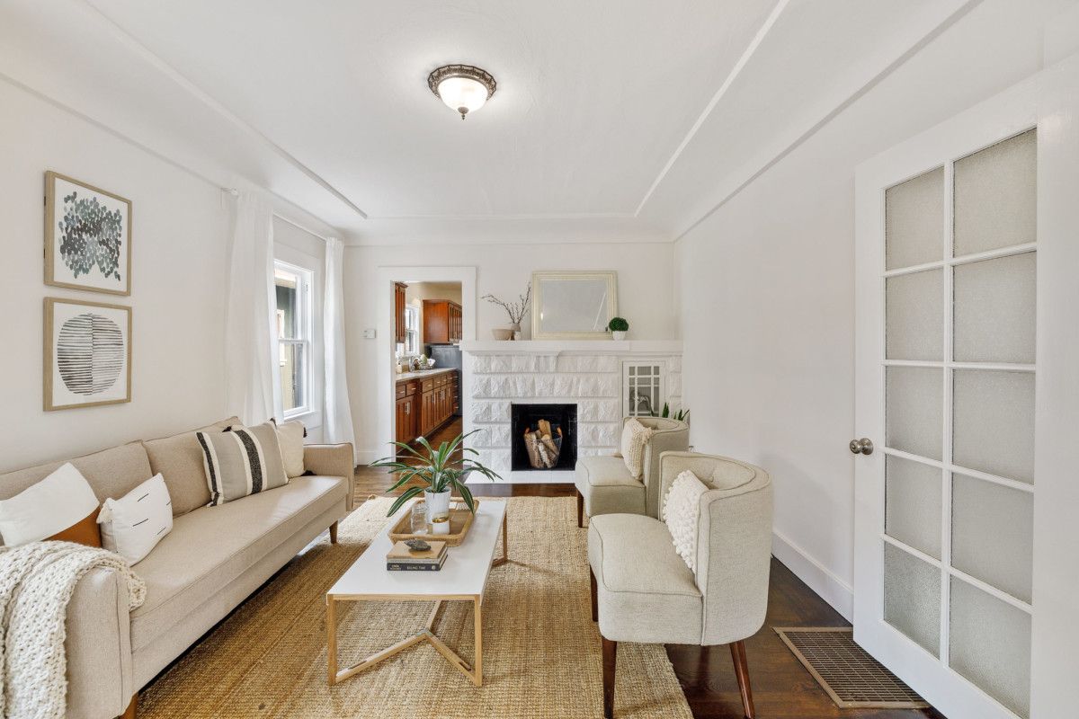 1524 Broadway