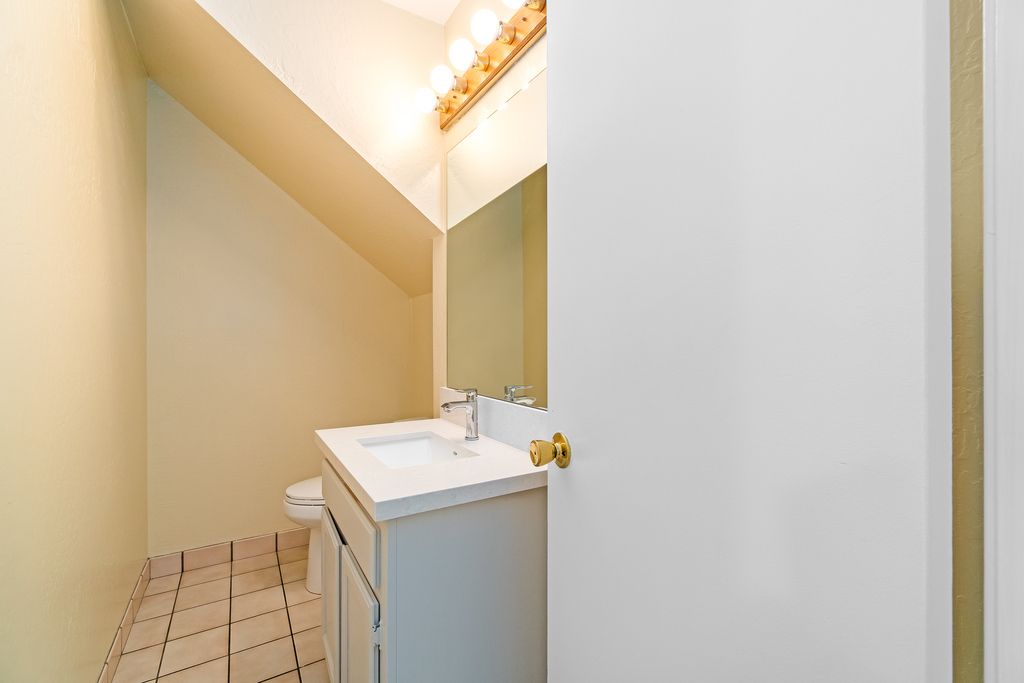 1319 High Street #B