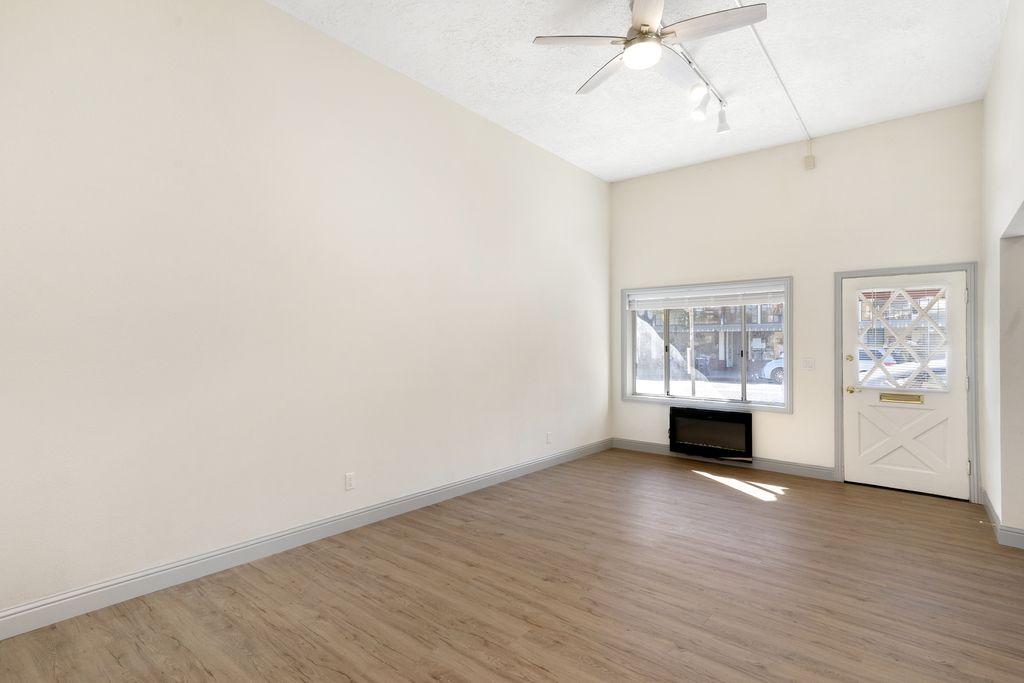 1411 Encinal Ave 
