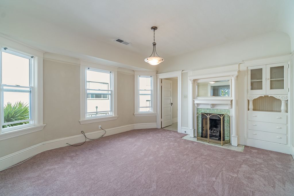 616 Santa Clara Ave 