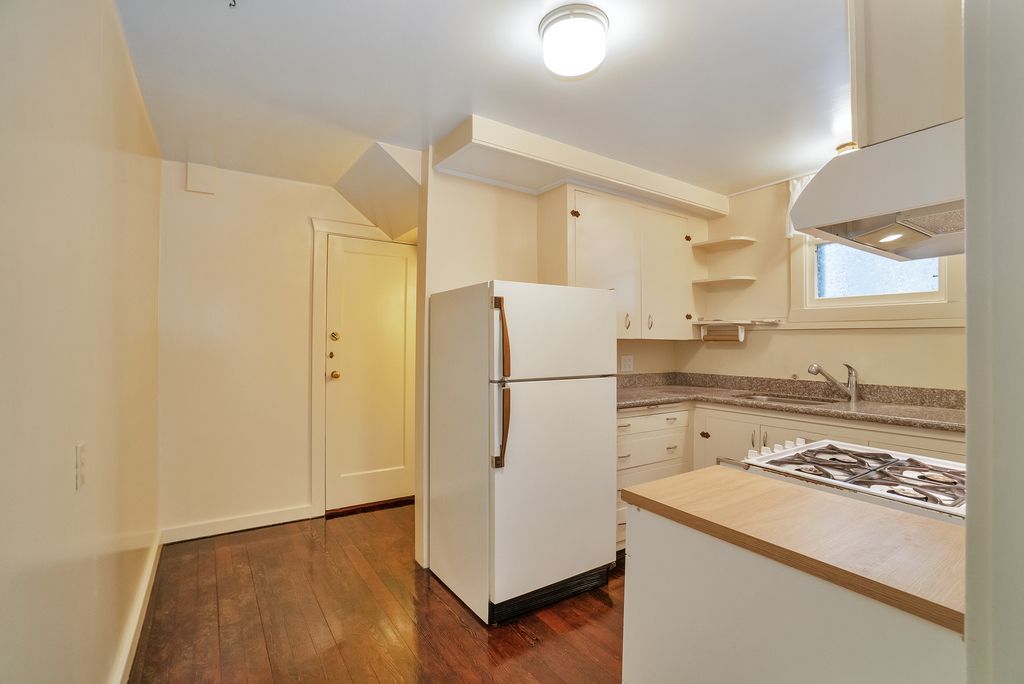 525 Taylor Ave #B