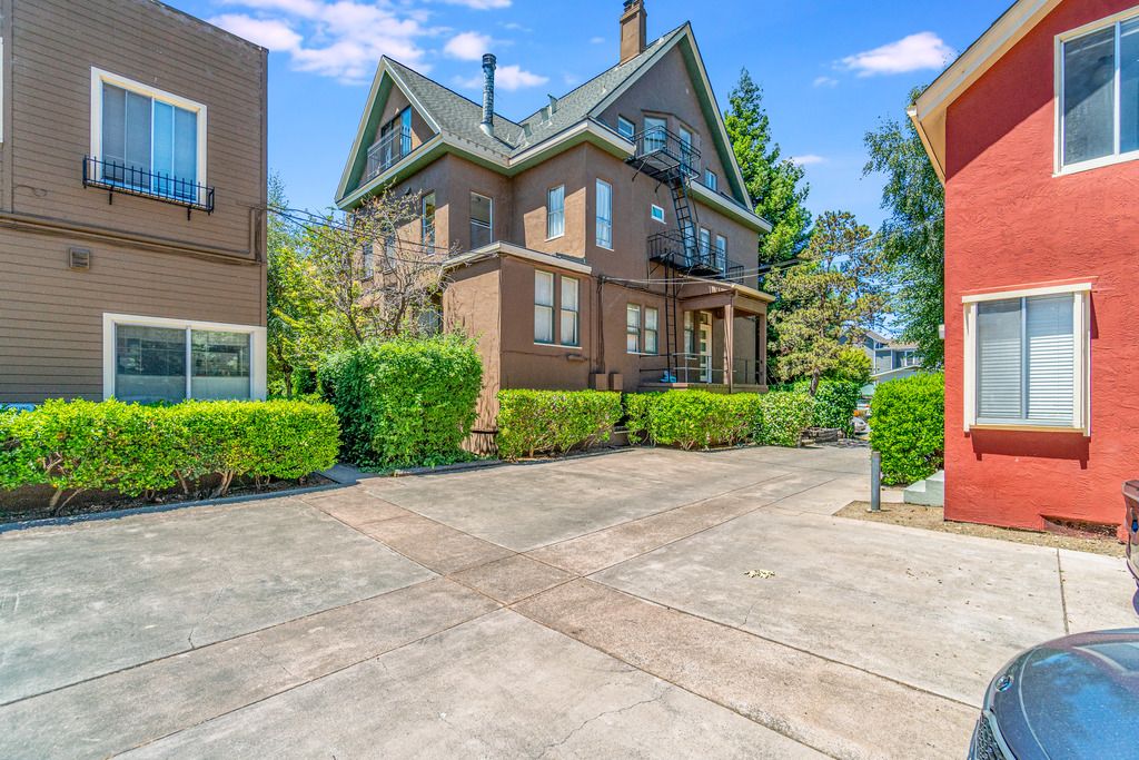 2001 Alameda Ave #4