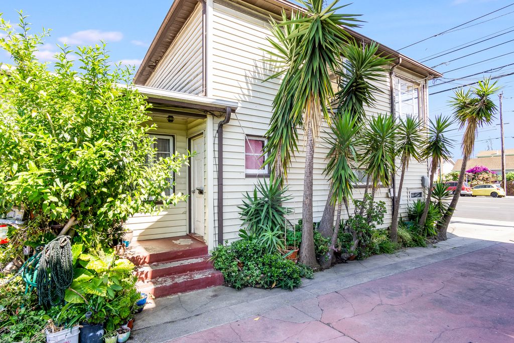 223 Pacific Ave #A