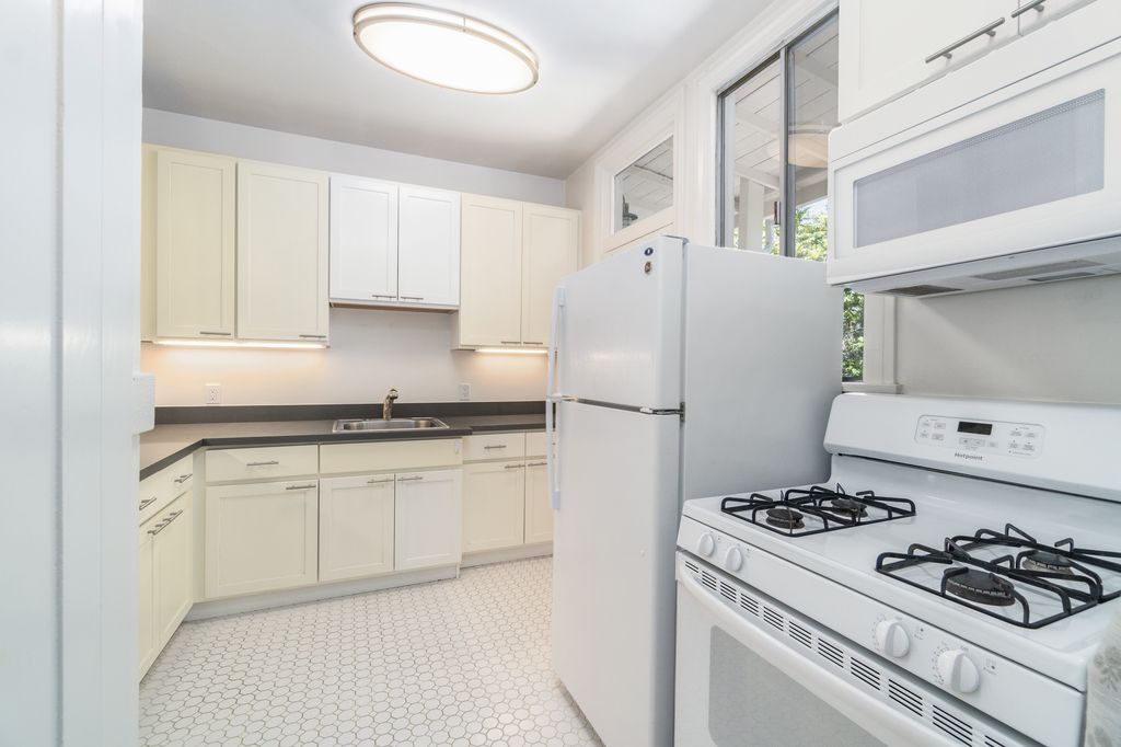 1415 Grand Street #4