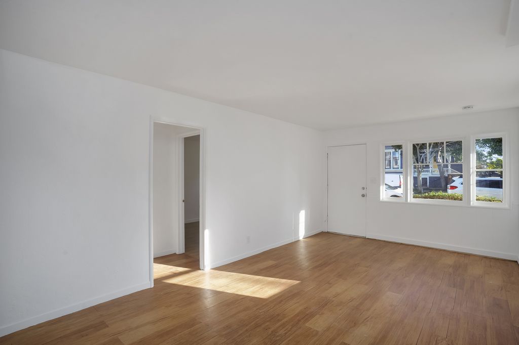 469 Santa Clara Ave
