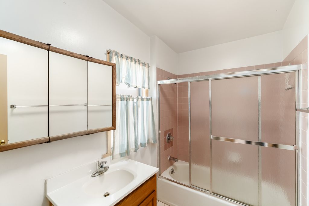 1217 Santa Clara #B