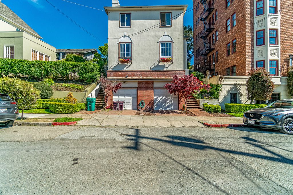 770 Warfield Ave