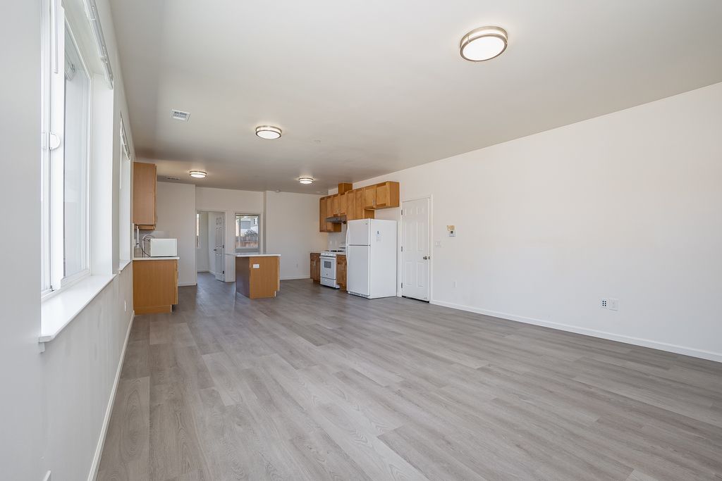 2406 W Ave 134th 