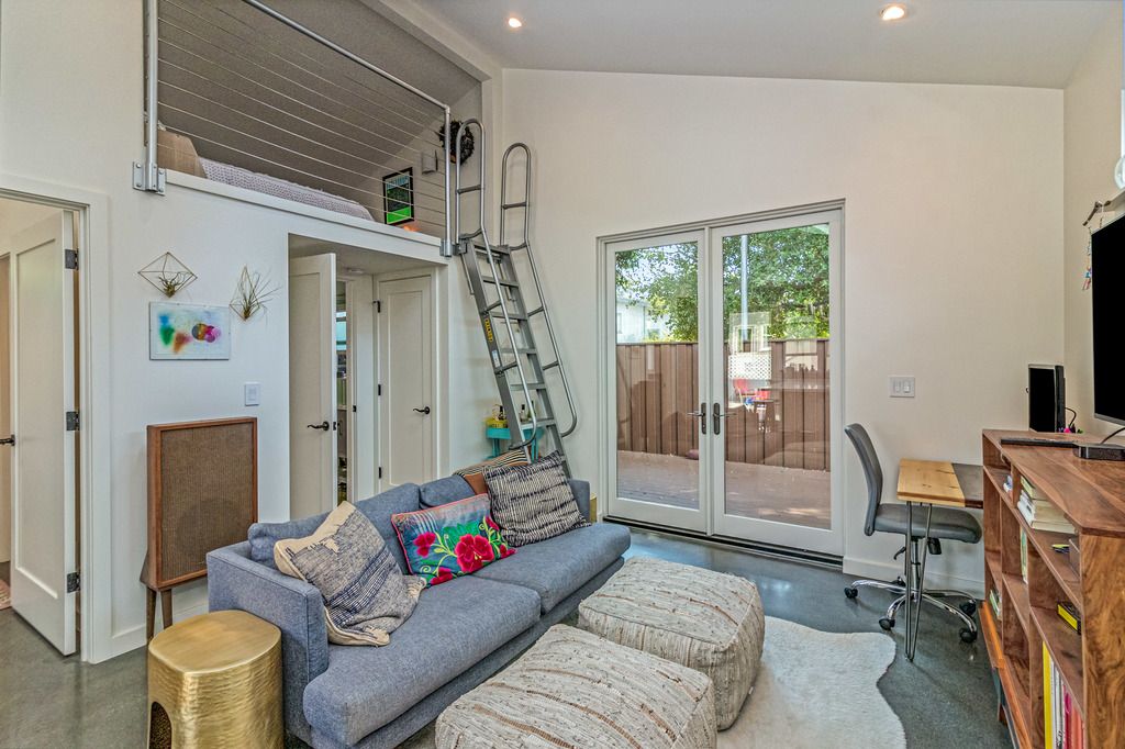 542 Lincoln Ave 
