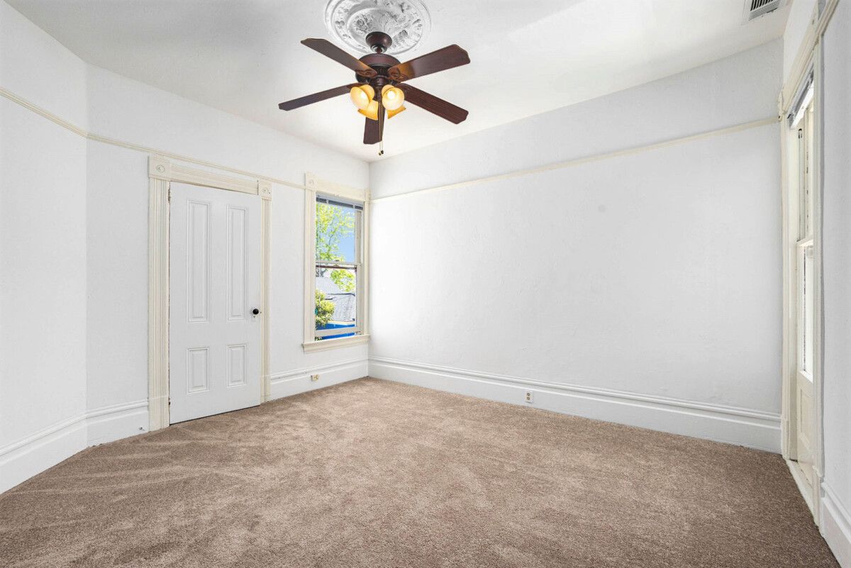 1813 Clinton Ave #B