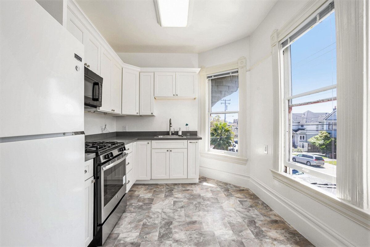 1813 Clinton Ave #B