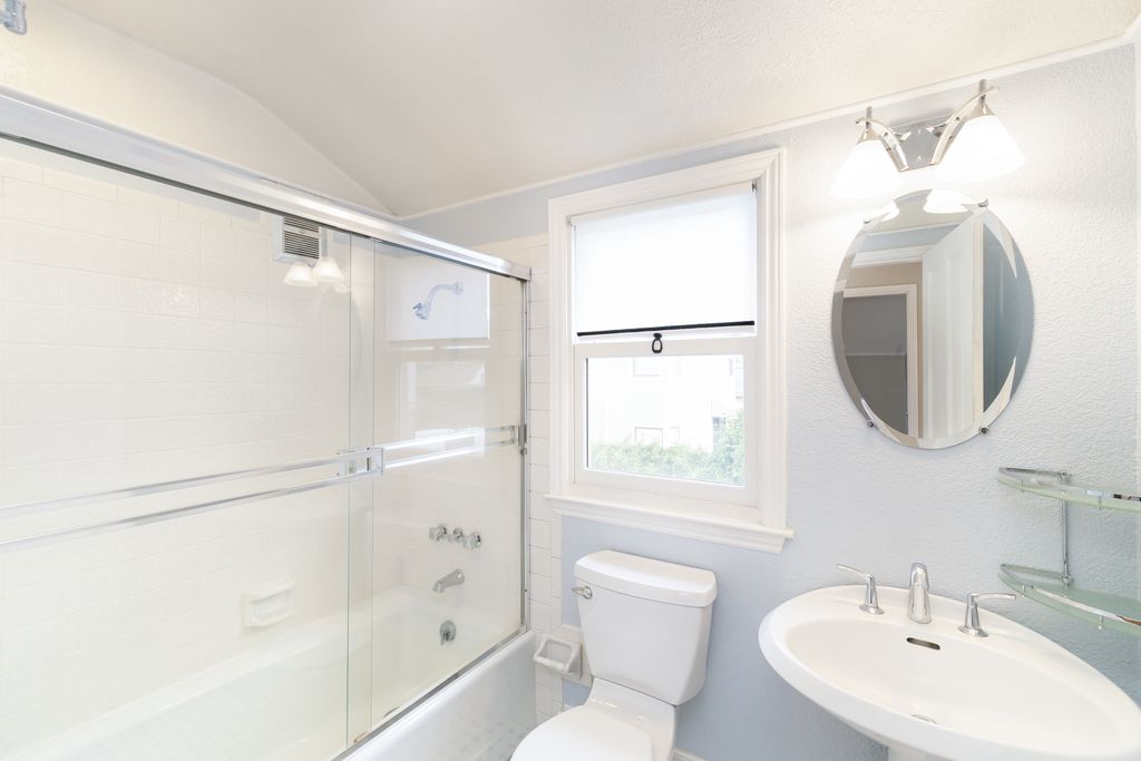 2807 Windsor Dr.