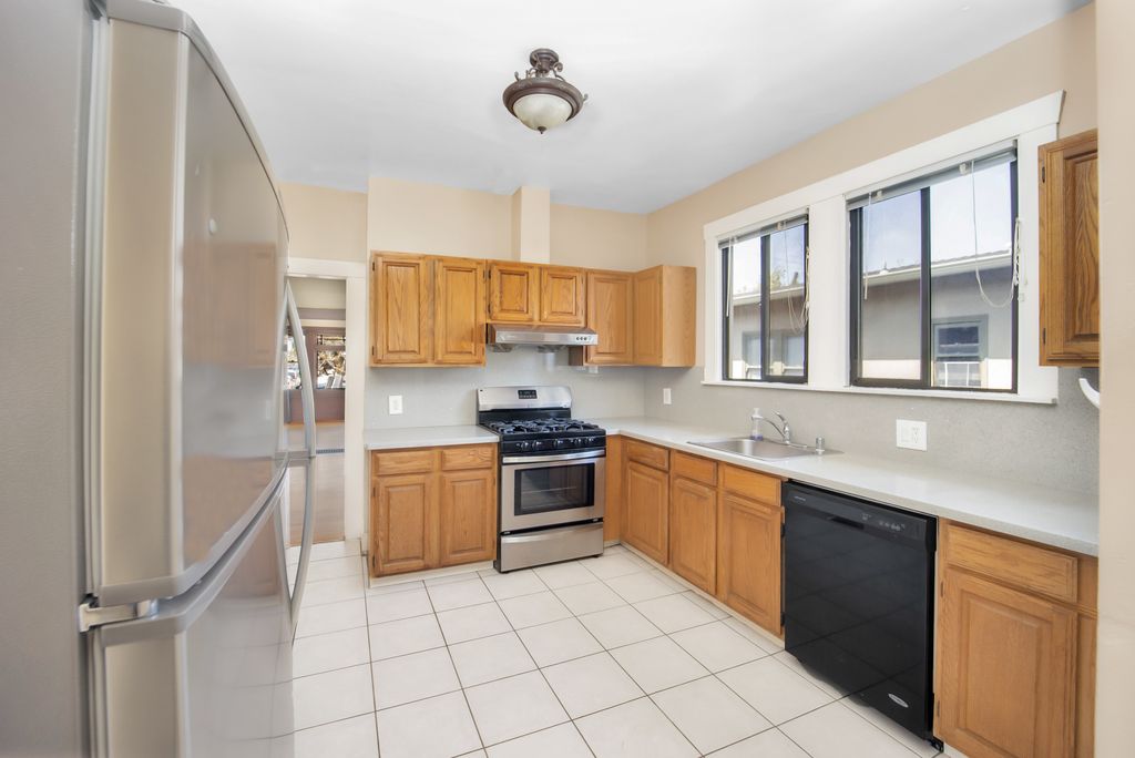 1630 Broadway