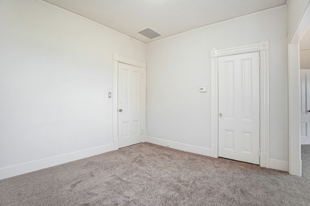 1828 Clinton Ave #C