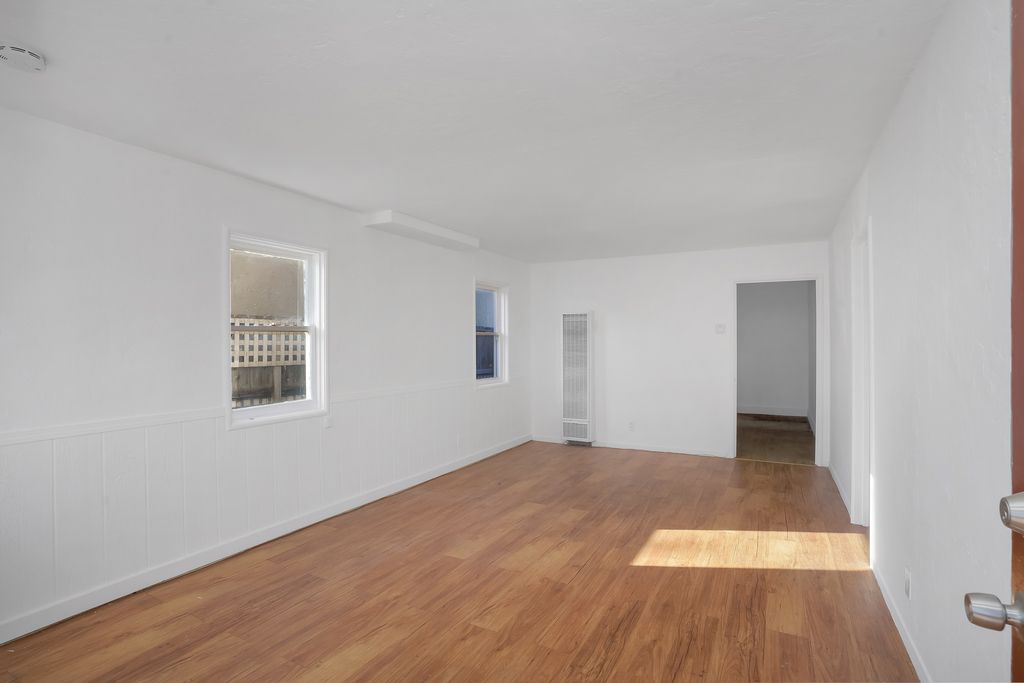 469 Santa Clara Ave
