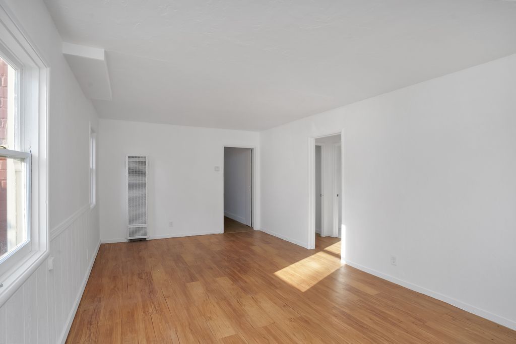 469 Santa Clara Ave