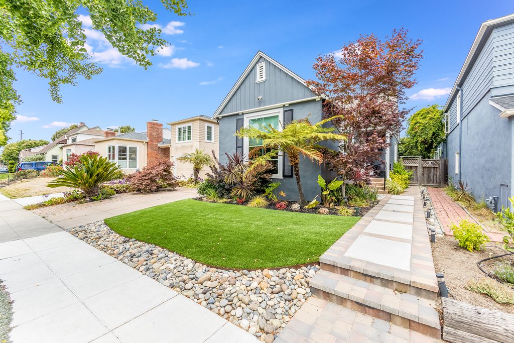 2821 Windsor Drive 