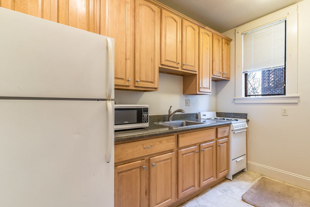 1541  Bay Street #2