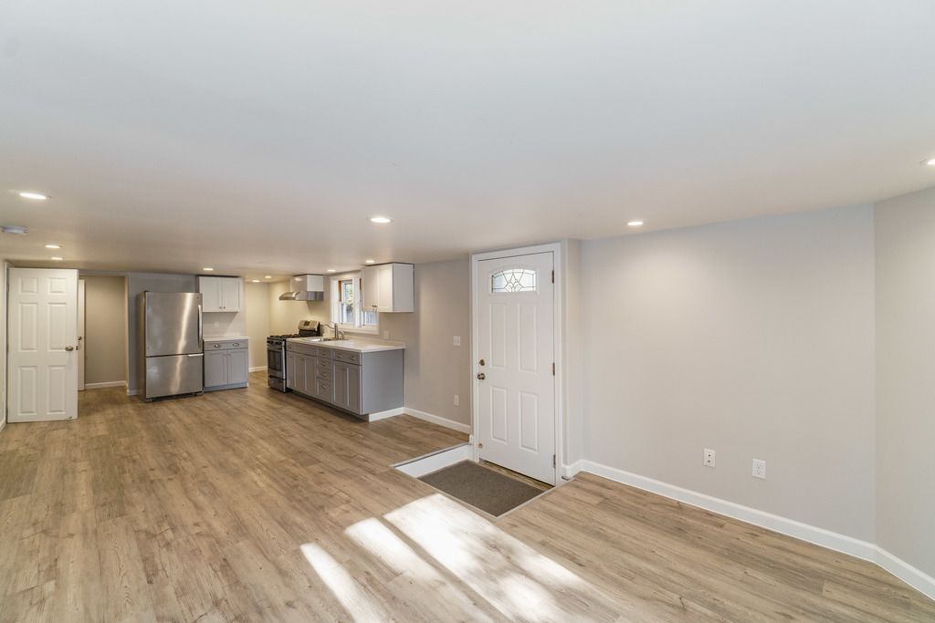 1528 Mozart Street #B