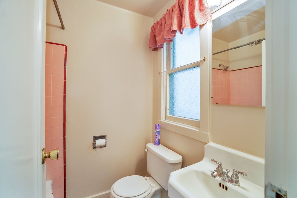 525 Taylor Ave #B