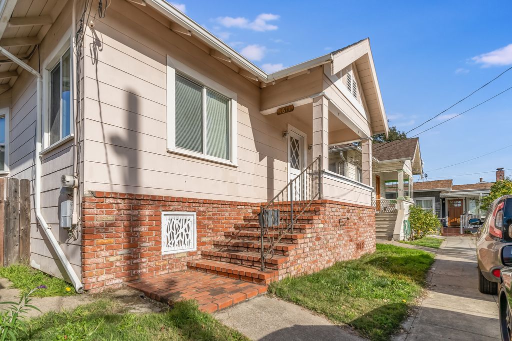 1611 Gould Court
