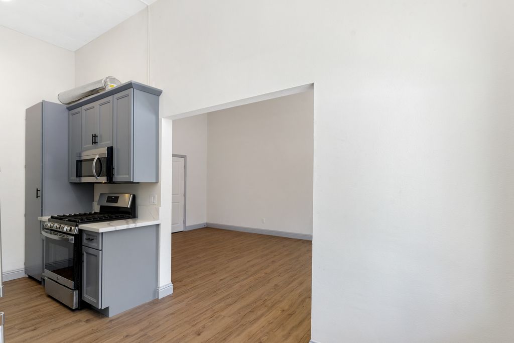 1411 Encinal Ave 