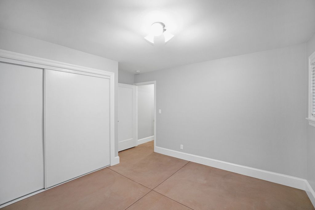 1524 Pearl Street - lower duplex