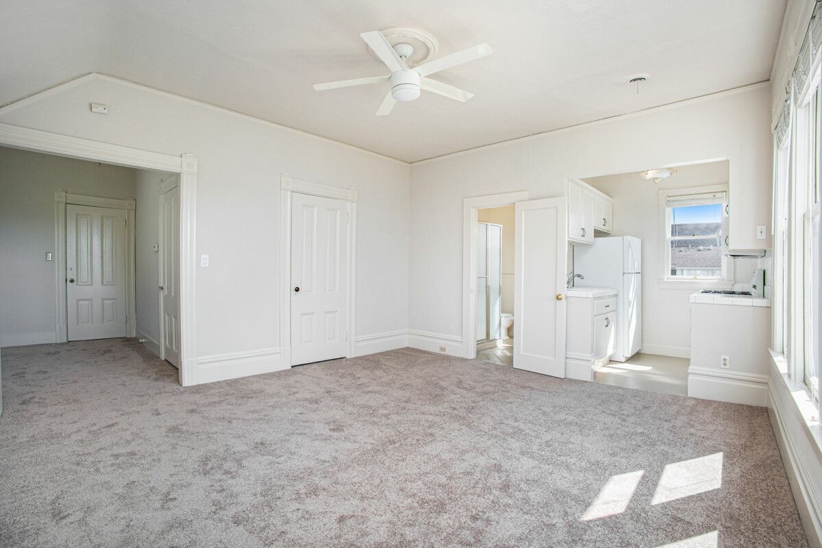 1828 Clinton Ave #C