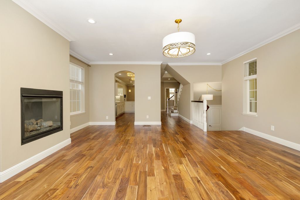 1260 Ariane Ct 