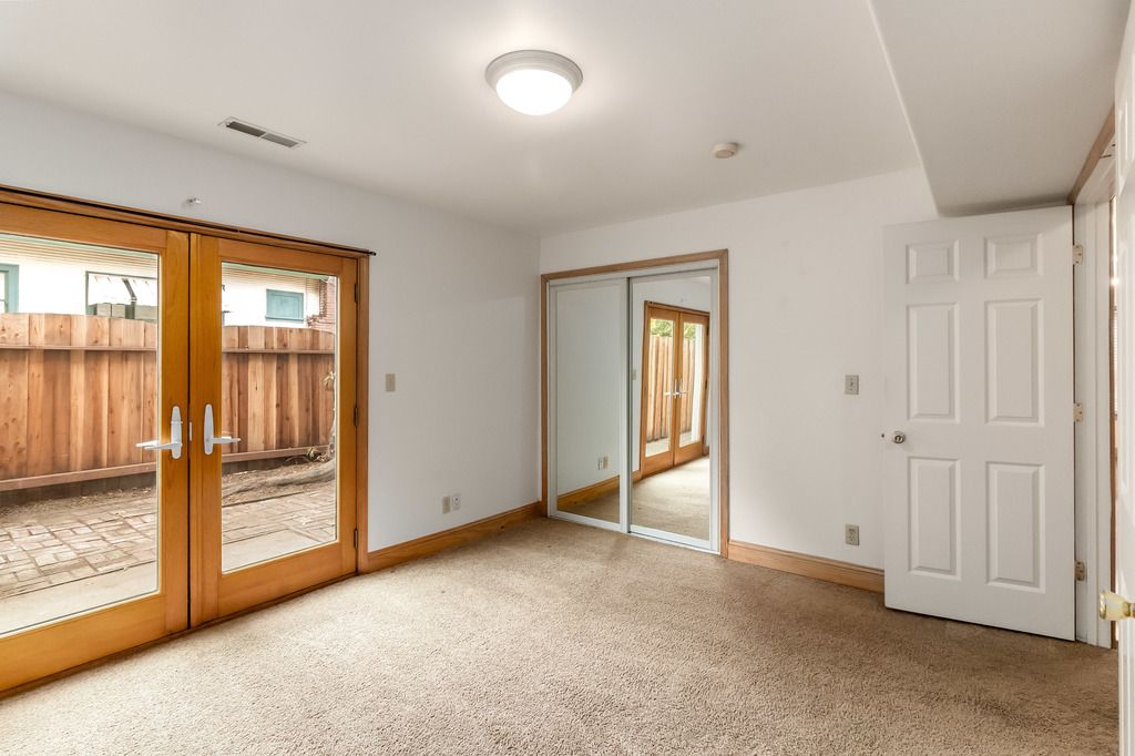 2037 Clinton Ave #B