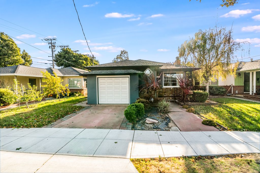 3230 Calhoun Street 