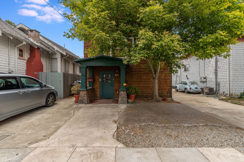 1308 Santa Clara Ave #B