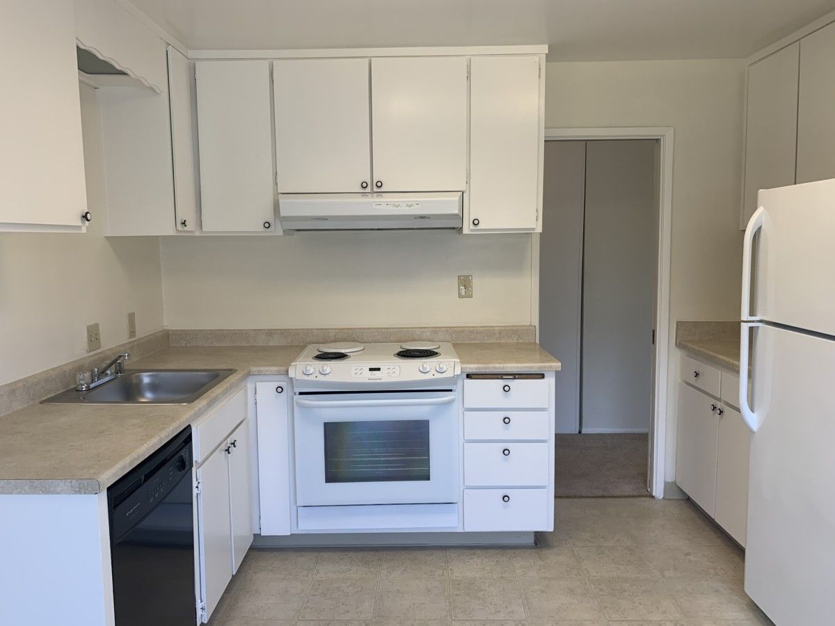 1226 Broadway #C