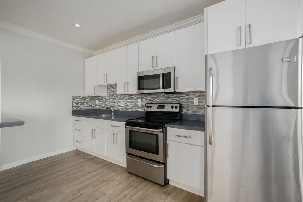 1829 6th Ave #201