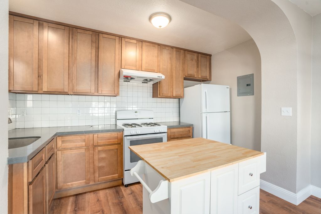 1612 Concordia Street - Upper unit
