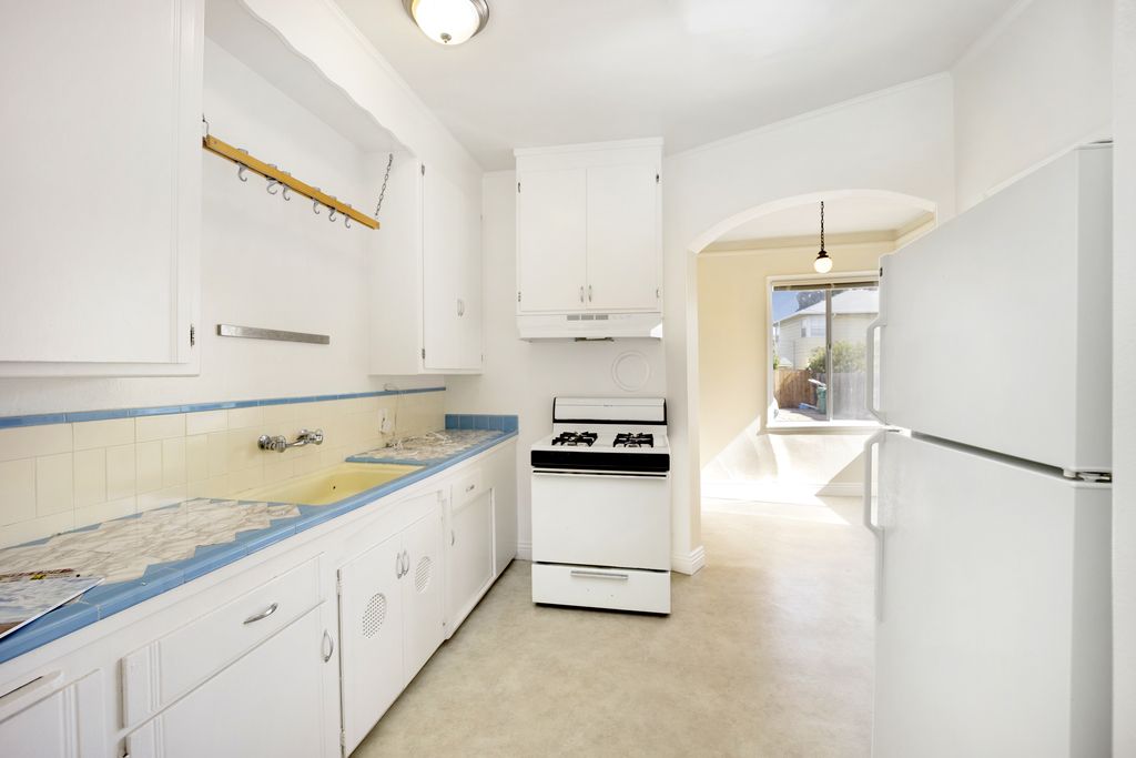 221 Pacific Ave #2 