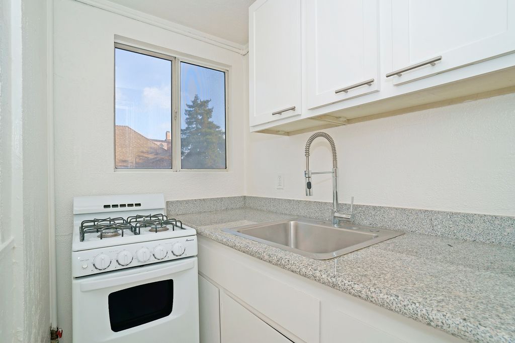 2103 Clinton Avenue  #E