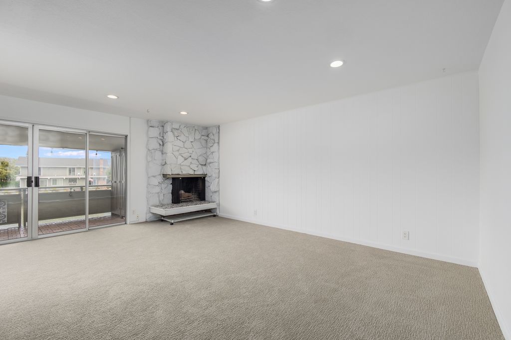 339 Broadway #210
