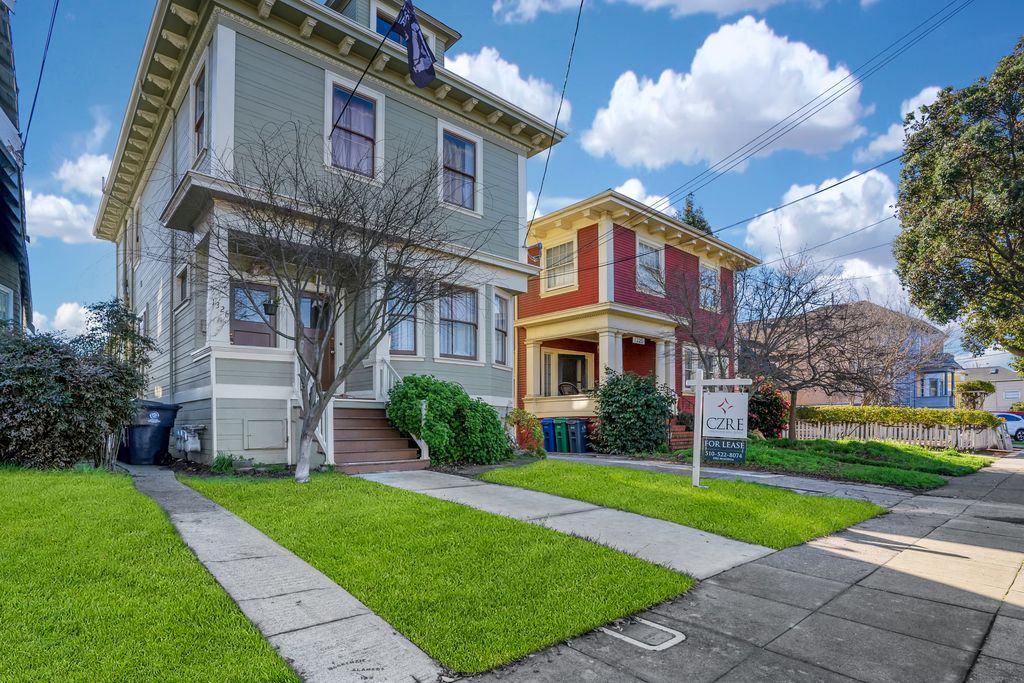 1324 Pearl Street 