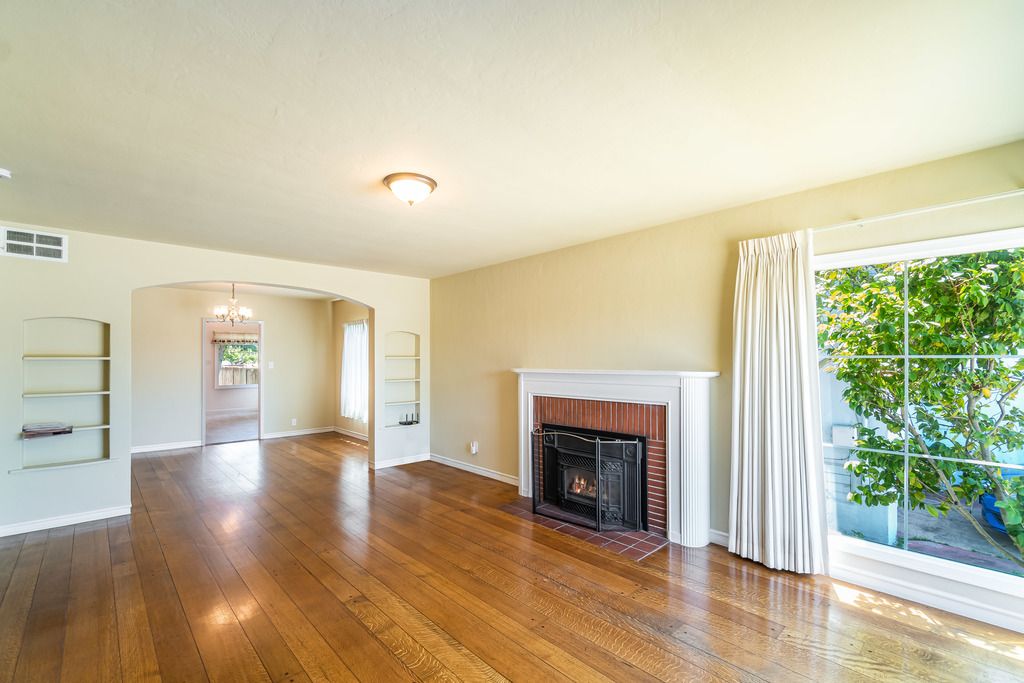 123 Santa Clara Ave