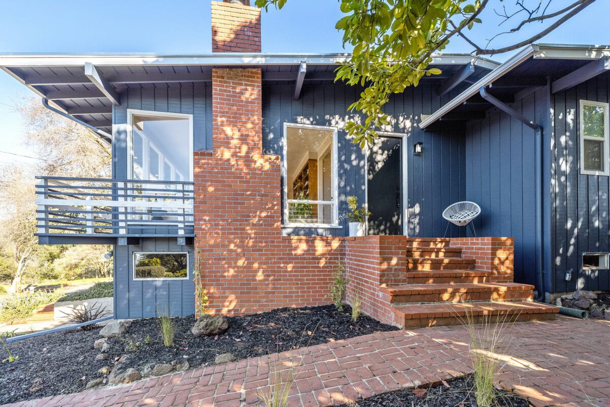 540 Kenyon Avenue