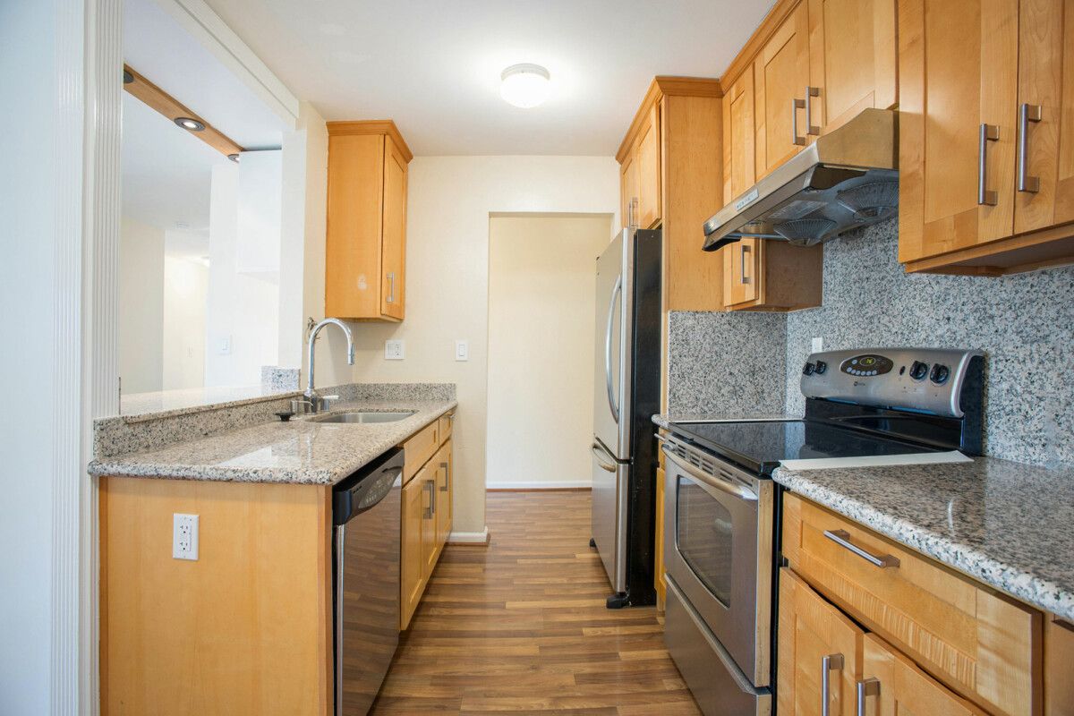 960 Shorepoint Ct. #311 